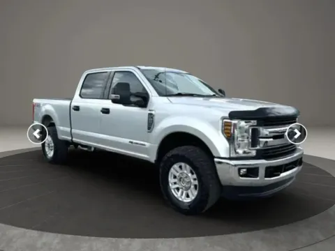Another view of 2019 Ford F250 Super Duty Crew Cab XLT Pickup 4D 6 3/4 ft for sale in Forest, VA at DNX Motors Forest