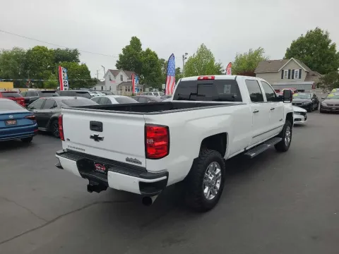 More photos of 2016 CHEVROLET SILVERADO 2500 HIGH COUNTRY at Fast Lane Autos, IN