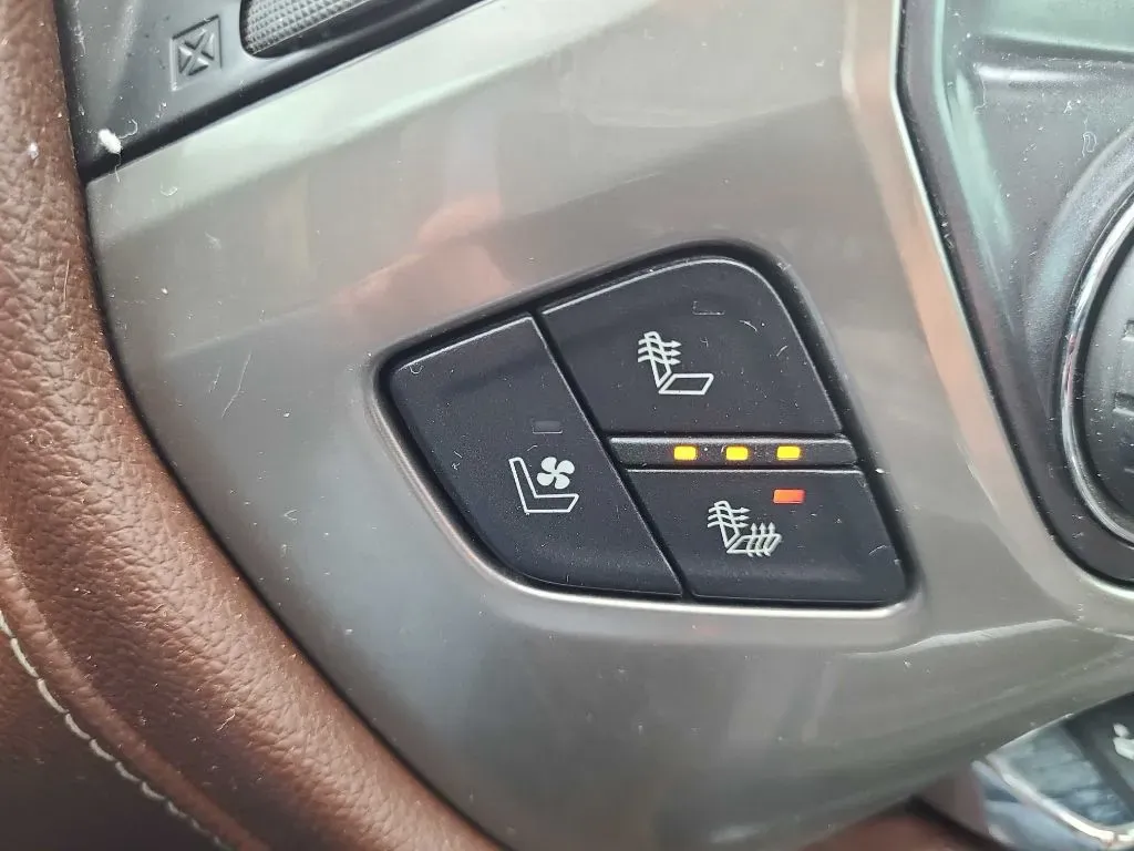 2016 Chevrolet Silverado 2500HD High Country - Photo 24