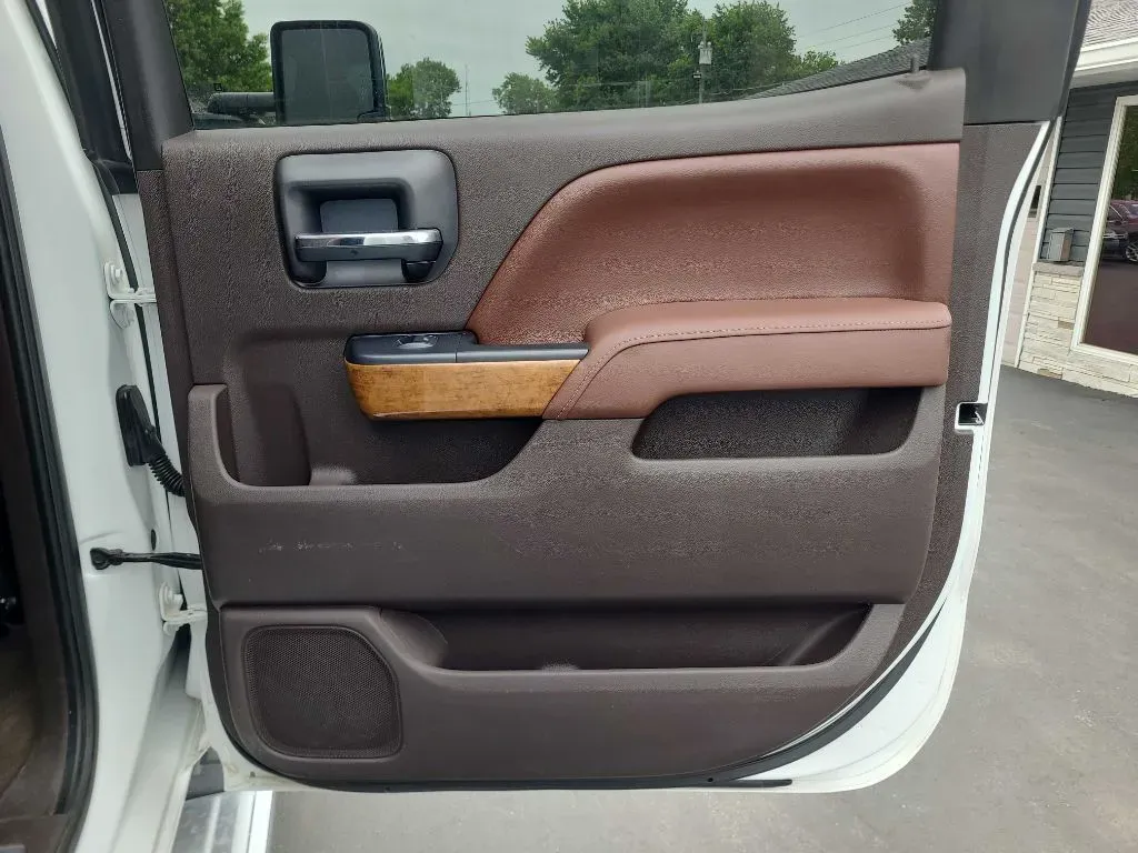 2016 Chevrolet Silverado 2500HD High Country - Photo 38
