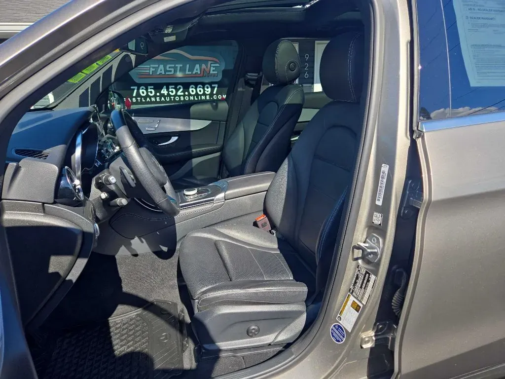 2019 Mercedes-Benz GLC GLC300 - Photo 11