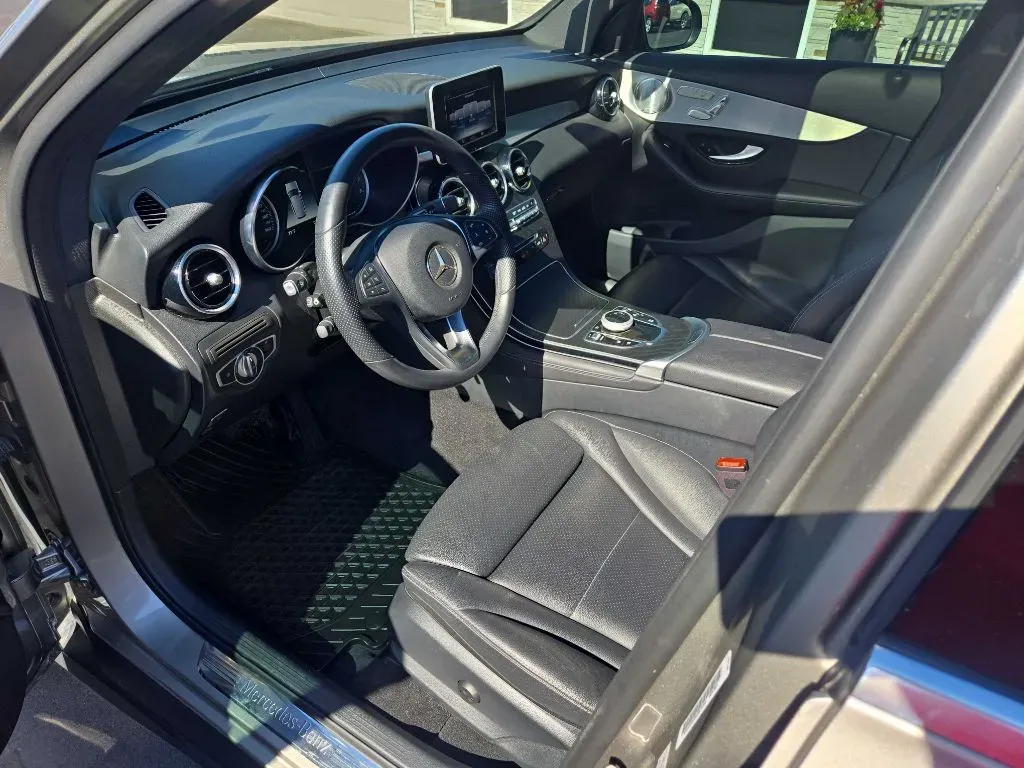 2019 Mercedes-Benz GLC GLC300 - Photo 10