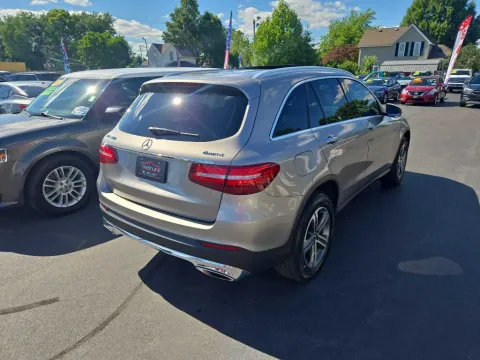 More photos of 2019 MERCEDES-BENZ GLC 300 4MATIC at Fast Lane Autos, IN