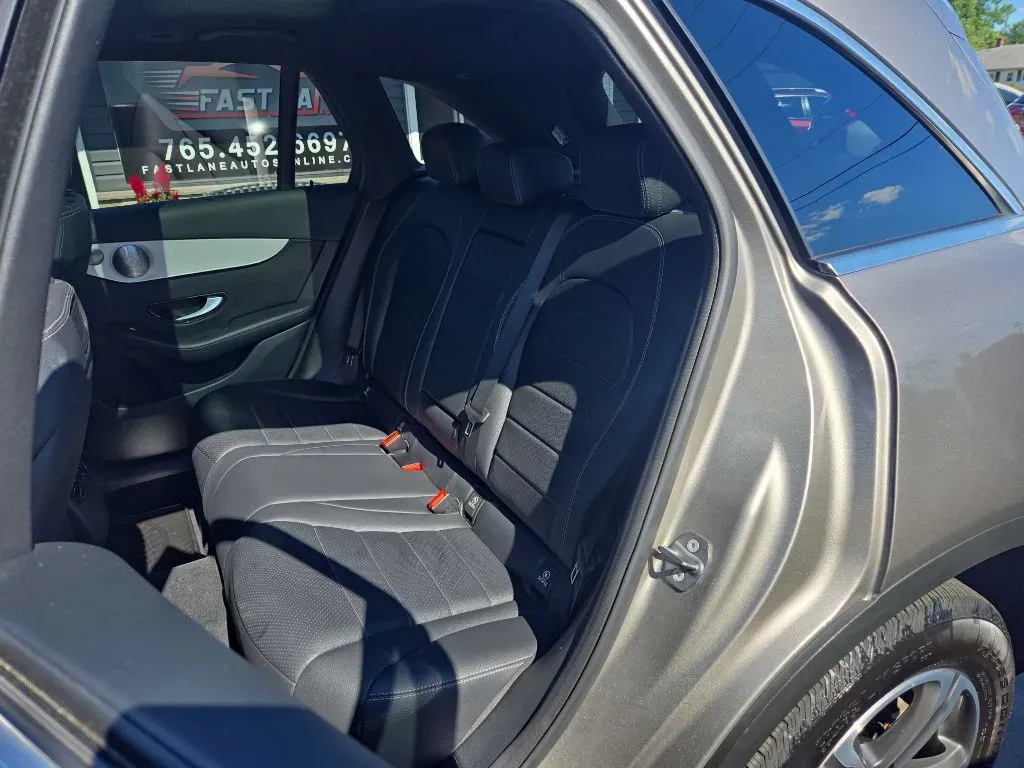 2019 Mercedes-Benz GLC GLC300 - Photo 13
