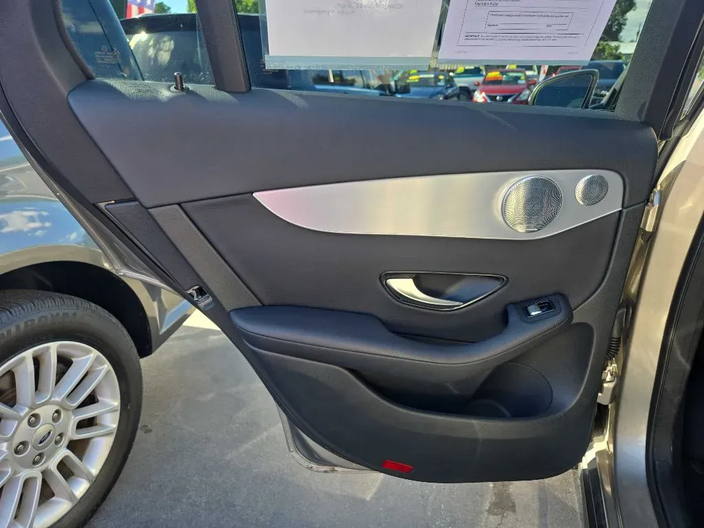2019 Mercedes-Benz GLC GLC300 - Photo 31