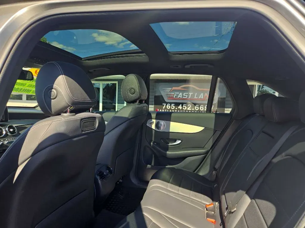 2019 Mercedes-Benz GLC GLC300 - Photo 9