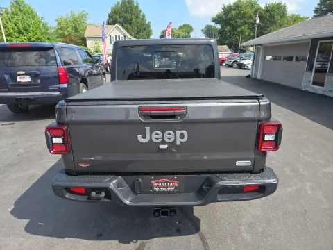 More photos of 2021 JEEP GLADIATOR OVERLAND at Fast Lane Autos, IN