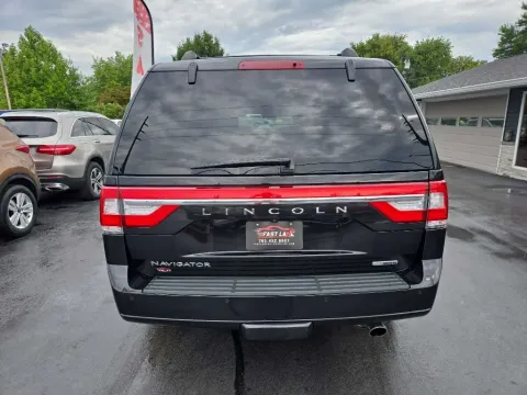 More photos of 2015 LINCOLN NAVIGATOR at Fast Lane Autos, IN