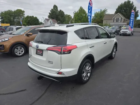 More photos of 2017 TOYOTA RAV4 HV LIMITED at Fast Lane Autos, IN