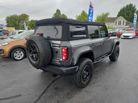 More photos of 2022 FORD BRONCO BASE at Fast Lane Autos, IN