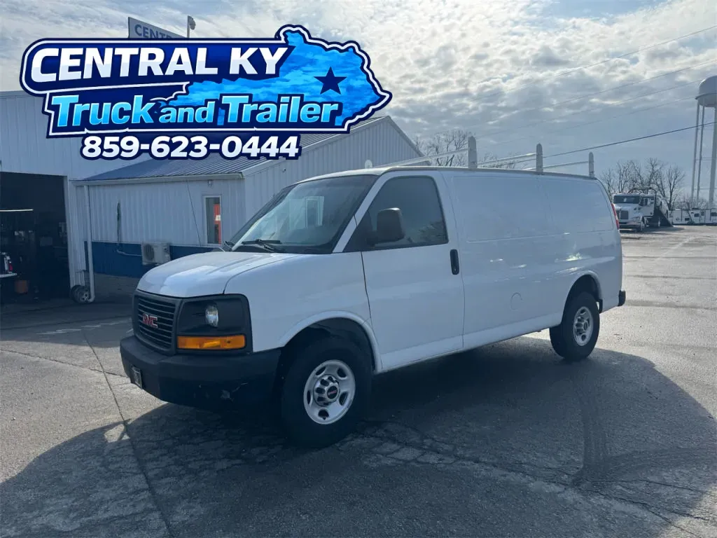 White 2011 GMC SAVANA G3500  TG33405 for sale in Richmond, KY