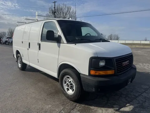 More photos of 2011 GMC SAVANA G3500  TG33405 at Central KY Truck and Trailer Sales, KY
