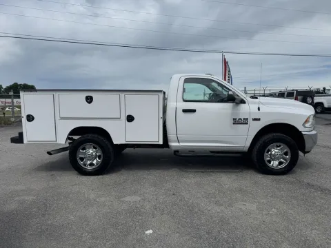 More photos of 2018 RAM 3500 ST at Central KY Truck and Trailer Sales, KY