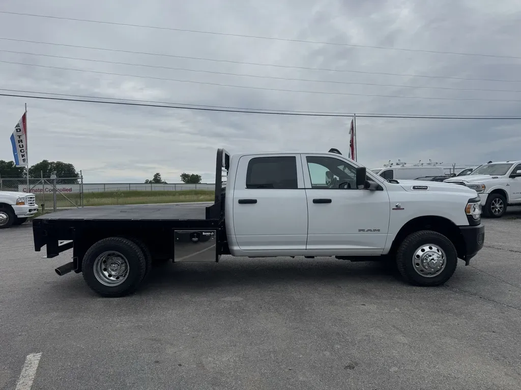 More photos of 2022 RAM 3500 TRADESMAN CREW CAB at Central KY Truck and Trailer Sales, KY