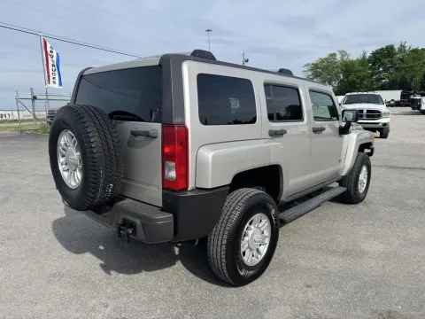 More photos of 2006 HUMMER H3   RN15306 at Central KY Truck and Trailer Sales, KY