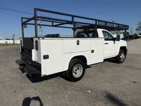 More photos of 2019 CHEVROLET SILVERADO 3500 Work Truck at Central KY Truck and Trailer Sales, KY