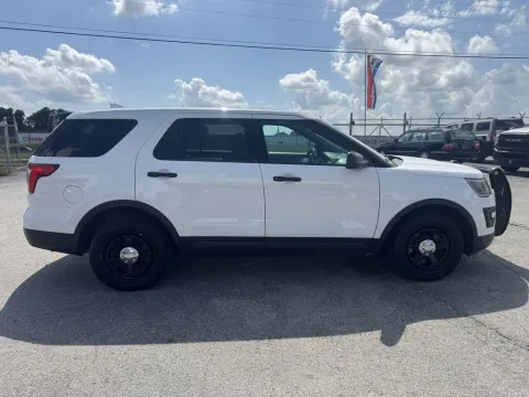 More photos of 2017 FORD EXPLORER POLICE INTERCEPTOR  K8A at Central KY Truck and Trailer Sales, KY