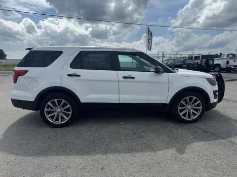 More photos of 2017 FORD EXPLORER POLICE INTERCEPTOR  K8A at Central KY Truck and Trailer Sales, KY