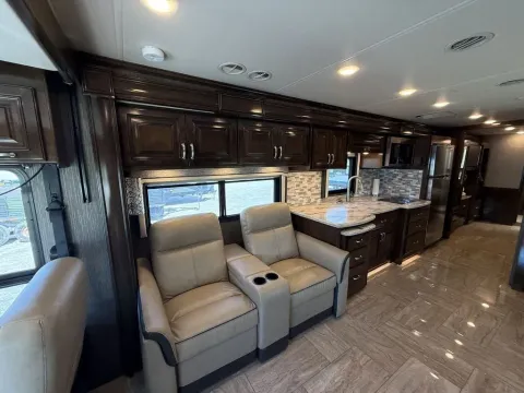 More photos of 2020 Thor Motor Coach Aria 3901 at Central KY Truck and Trailer Sales, KY