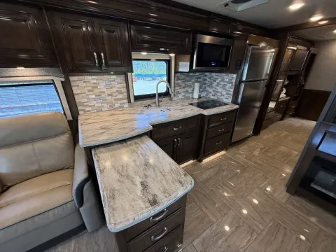 More photos of 2020 Thor Motor Coach Aria 3901 at Central KY Truck and Trailer Sales, KY