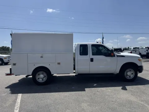 More photos of 2016 Ford Super Duty F-350 SRW   X3E at Central KY Truck and Trailer Sales, KY