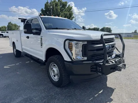 More photos of 2019 Ford Super Duty F-350 SRW 4x4 Utility   X3F at Central KY Truck and Trailer Sales, KY