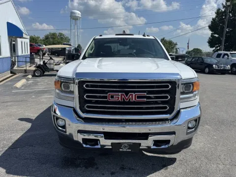 Another view of 2017 GMC Sierra 2500HD Crew Cab 4x4 SLT for sale in Richmond, KY at Central KY Truck and Trailer Sales