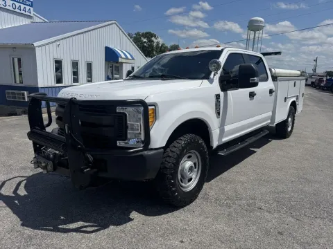Photos of 2017 Ford Super Duty F-350 Crew Cab SRW   W3F for sale in Richmond, KY at Central KY Truck and Trailer Sales