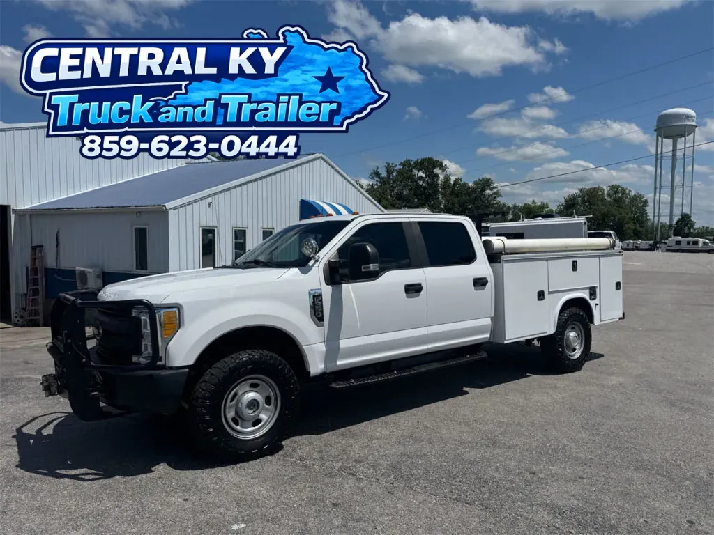 White 2017 Ford Super Duty F-350 Crew Cab SRW   W3F for sale in Richmond, KY