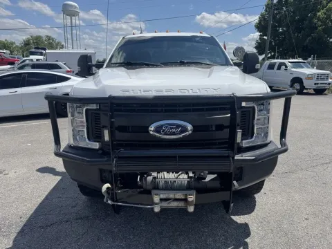 Another view of 2017 Ford Super Duty F-350 Crew Cab SRW   W3F for sale in Richmond, KY at Central KY Truck and Trailer Sales