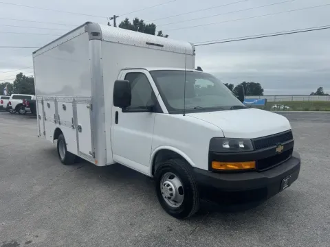 More photos of 2020 Chevrolet Express Commercial Cutaway 3500  CG33503 at Central KY Truck and Trailer Sales, KY