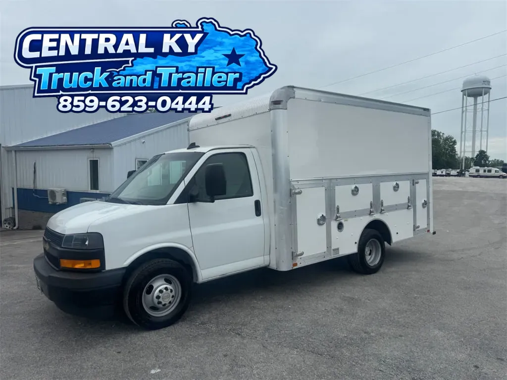 White 2020 Chevrolet Express Commercial Cutaway 3500 CG33503 for sale in Richmond, KY