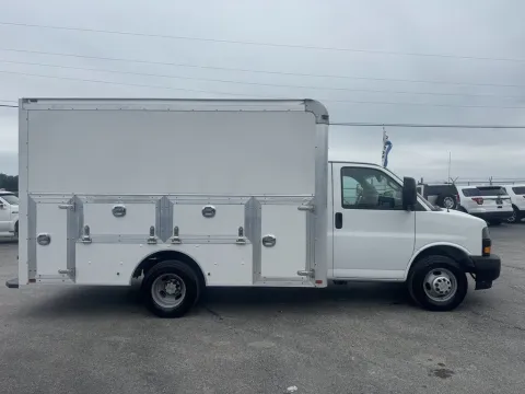 More photos of 2020 Chevrolet Express Commercial Cutaway 3500  CG33503 at Central KY Truck and Trailer Sales, KY