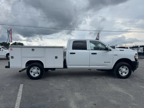 More photos of 2022 Ram 2500 Crew Cab Tradesman 4x4 Utility at Central KY Truck and Trailer Sales, KY