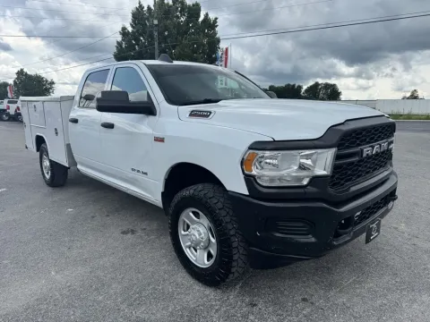 More photos of 2022 Ram 2500 Crew Cab Tradesman 4x4 Utility at Central KY Truck and Trailer Sales, KY