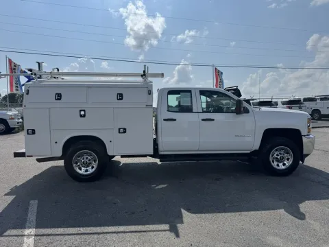 More photos of 2017 Chevrolet Silverado 3500HD Work Truck 4x4 Utility at Central KY Truck and Trailer Sales, KY