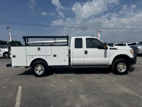 More photos of 2016 Ford Super Duty F-350 SuperCab SRW XL 4x4 Utility at Central KY Truck and Trailer Sales, KY