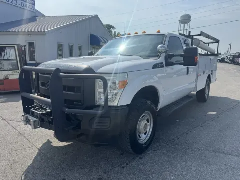 Photos of 2016 Ford Super Duty F-350 SuperCab SRW XL 4x4 Utility for sale in Richmond, KY at Central KY Truck and Trailer Sales