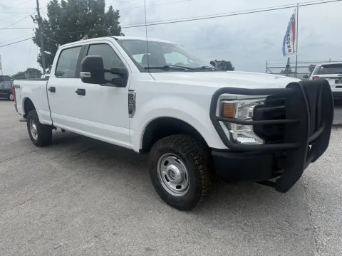 More photos of 2020 Ford F-250 Super Duty Crew Cab XL4WD at Central KY Truck and Trailer Sales, KY