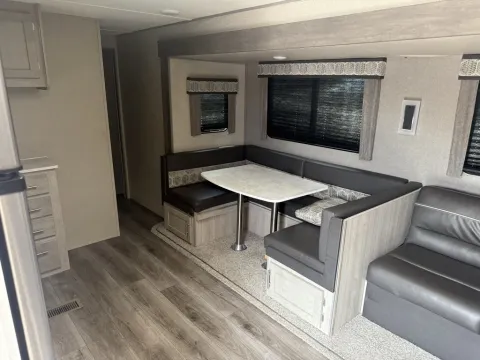 Another view of 2022 Coachmen Catalina Legacy Edition 303qbck for sale in Richmond, KY at Central KY Truck and Trailer Sales