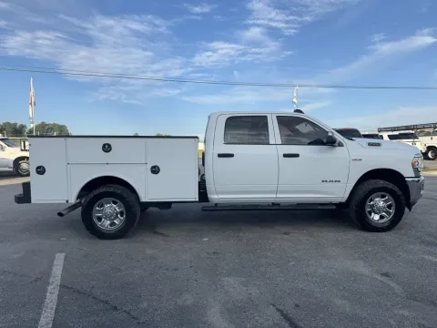 More photos of 2022 Ram 2500 Crew Cab Tradesman 4x4 Utility 4x4 Utility at Central KY Truck and Trailer Sales, KY
