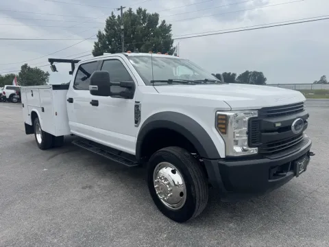 More photos of 2019 Ford F-550 Super Duty SuperCrew XL Cab & Chassis Utility at Central KY Truck and Trailer Sales, KY