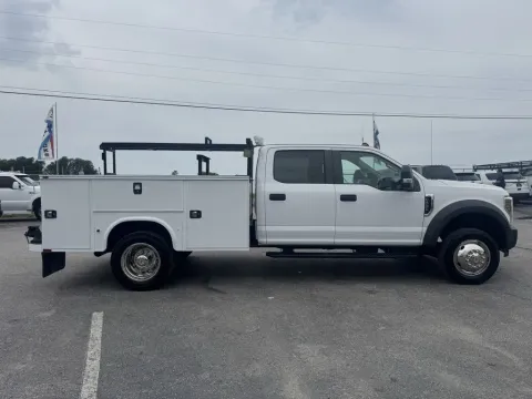 More photos of 2019 Ford F-550 Super Duty SuperCrew XL Cab & Chassis Utility at Central KY Truck and Trailer Sales, KY