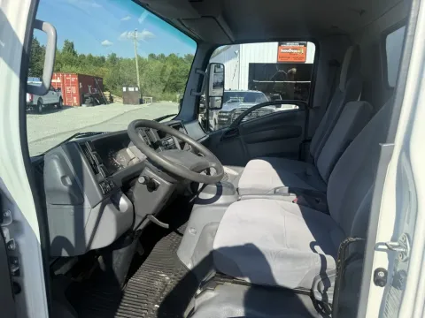 More photos of 2017 Chevrolet 3500 LCF BOX TRUCK at Central KY Truck and Trailer Sales, KY