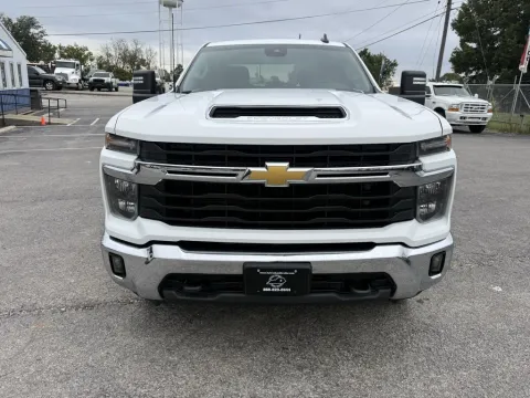 More photos of 2024 Chevrolet Silverado 2500HD LT CREW CAB 4X4 at Central KY Truck and Trailer Sales, KY