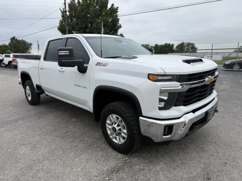 More photos of 2024 Chevrolet Silverado 2500HD LT CREW CAB 4X4 at Central KY Truck and Trailer Sales, KY
