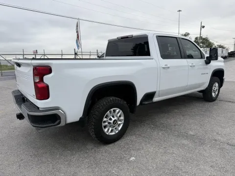 Another view of 2024 Chevrolet Silverado 2500HD LT CREW CAB 4X4 for sale in Richmond, KY at Central KY Truck and Trailer Sales