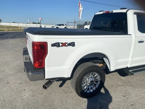 More photos of 2022 Ford F-250 Super Duty XLT at Central KY Truck and Trailer Sales, KY