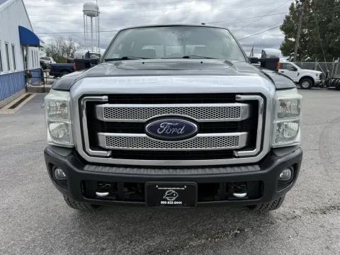 More photos of 2015 Ford F-250 Super Duty Platinum at Central KY Truck and Trailer Sales, KY