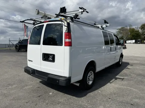 More photos of 2021 Chevrolet Express Extended wheelbase 3500 at Central KY Truck and Trailer Sales, KY